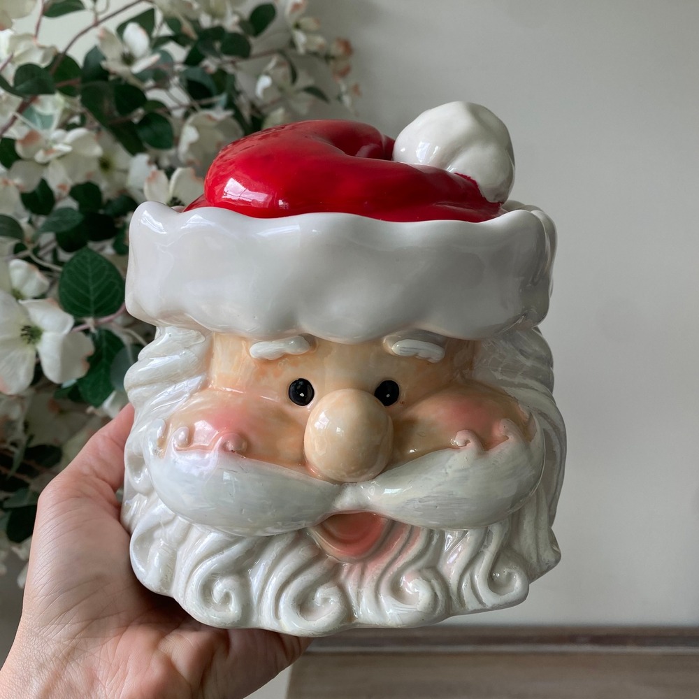 Vintage Santa Claus 3D Ceramic 7"x7"